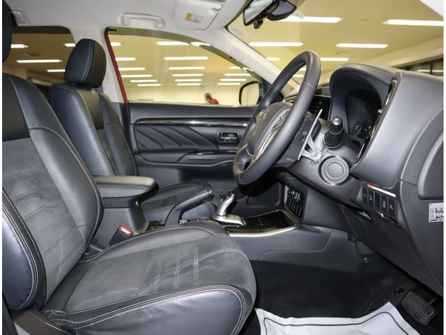 Mitsubishi OUTLANDER PHEV 2015-07 183939-22