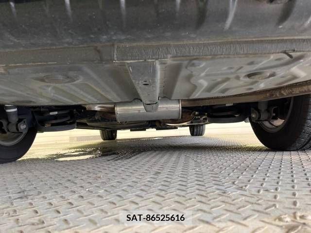 Toyota VOXY 2018-03 290945-19