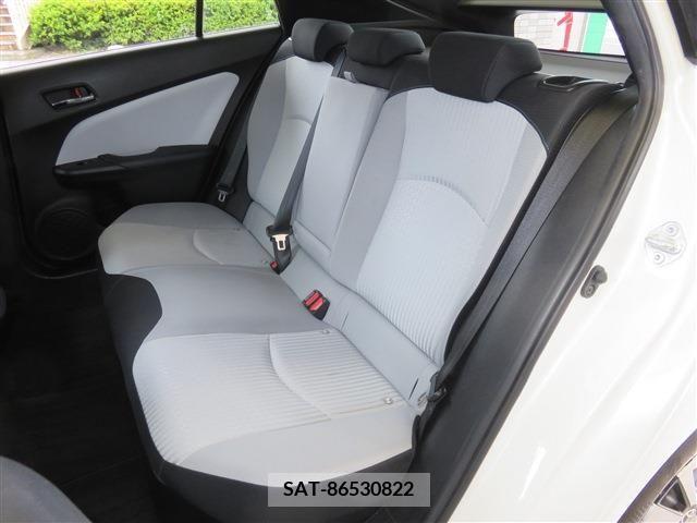 Toyota PRIUS 2017-06 322379-11