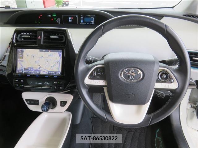 Toyota PRIUS 2017-06 322379-6
