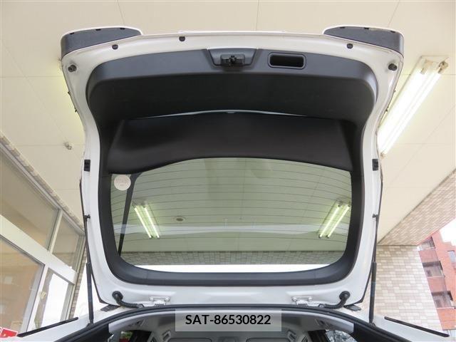 Toyota PRIUS 2017-06 322379-16