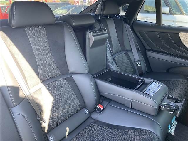 Lexus LS 2018-02 27512-5