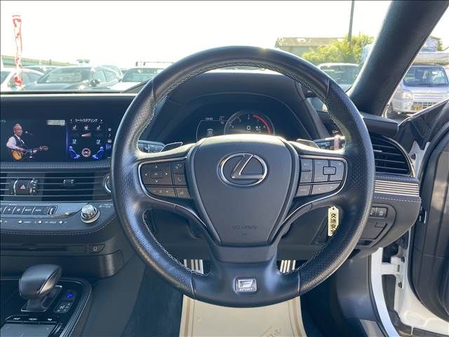 Lexus LS 2018-02 27512-1
