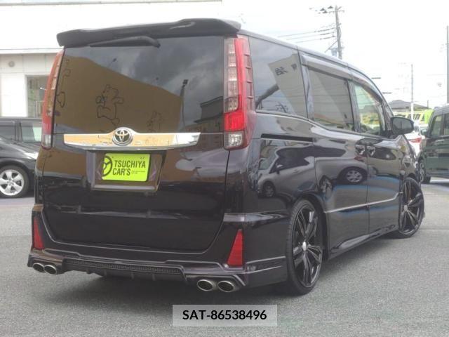 Toyota NOAH 2014-11 392833-1