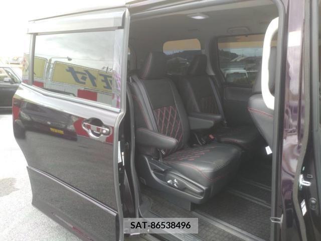 Toyota NOAH 2014-11 392833-9