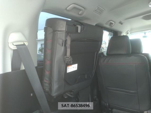 Toyota NOAH 2014-11 392833-26