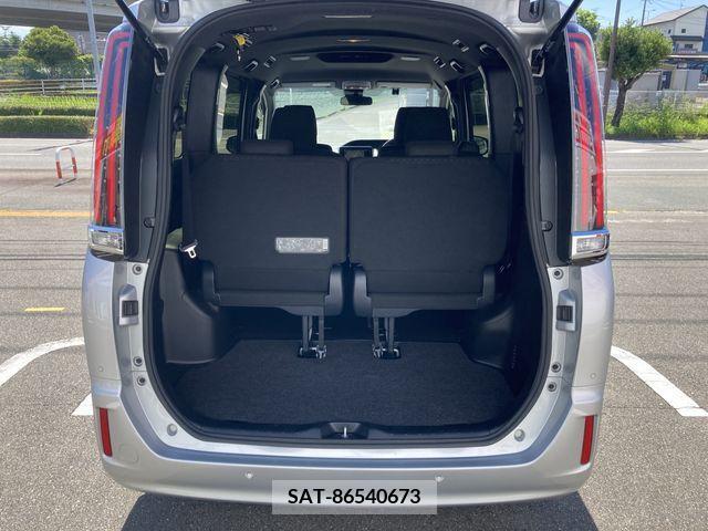 Toyota NOAH 2019-11 348978-14