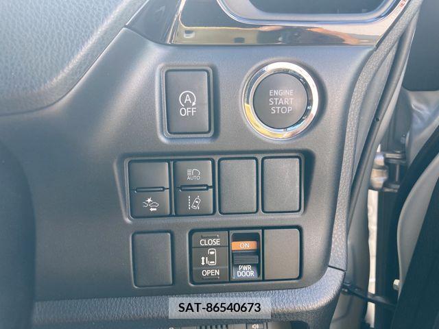 Toyota NOAH 2019-11 348978-10