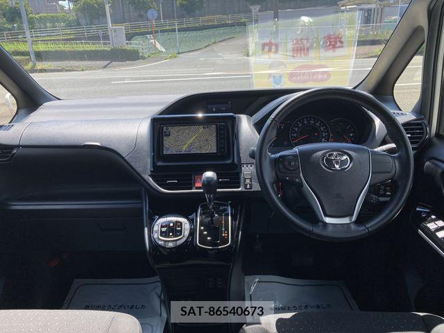 Toyota NOAH 2019-11 348978-1