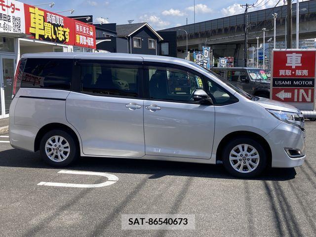 Toyota NOAH 2019-11 348978-20