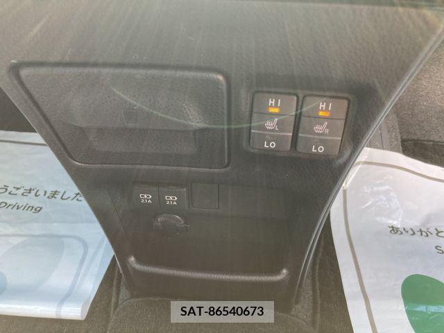 Toyota NOAH 2019-11 348978-7