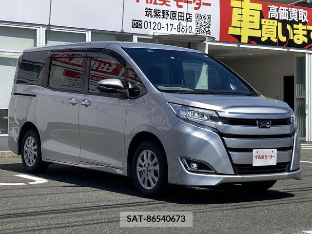 Toyota NOAH 2019-11 348978-19