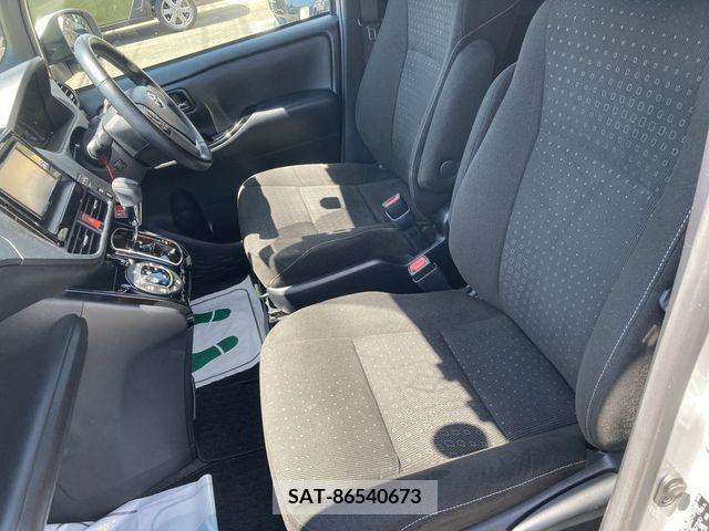 Toyota NOAH 2019-11 348978-4
