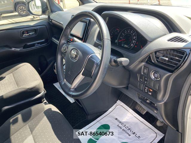 Toyota NOAH 2019-11 348978-3