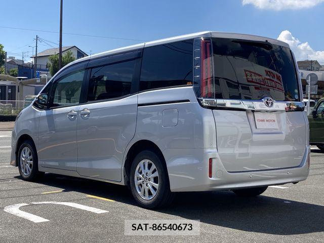 Toyota NOAH 2019-11 348978-23