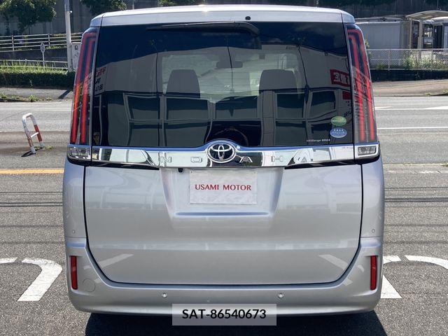 Toyota NOAH 2019-11 348978-22