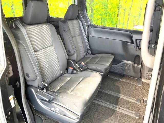 Toyota VOXY HYBRID 2017-08 9438-9