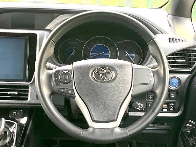 Toyota VOXY HYBRID 2017-08 9438-12