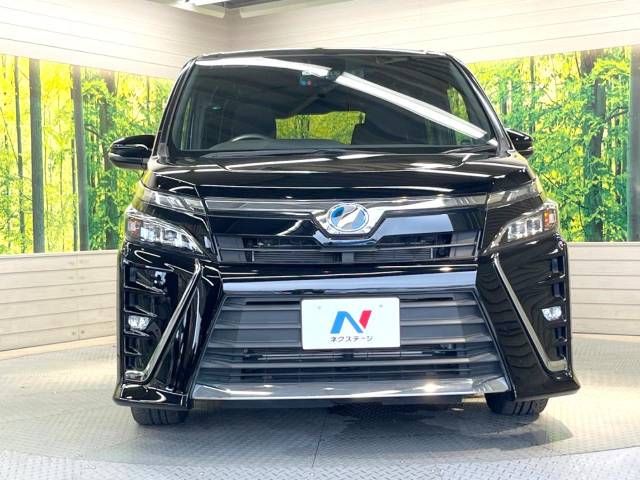Toyota VOXY HYBRID 2017-08 9438-15