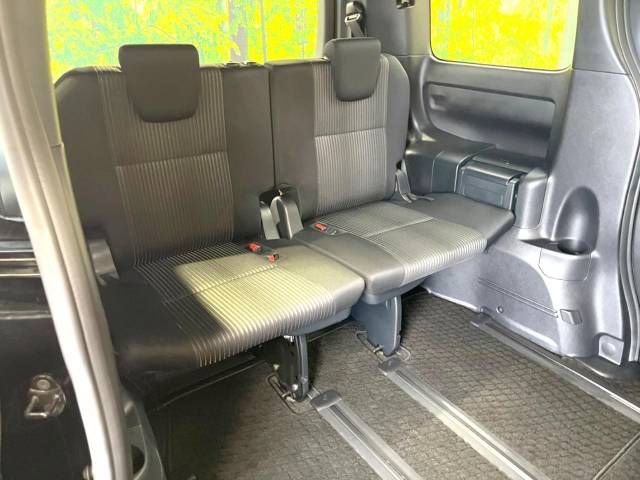 Toyota VOXY HYBRID 2017-08 9438-10