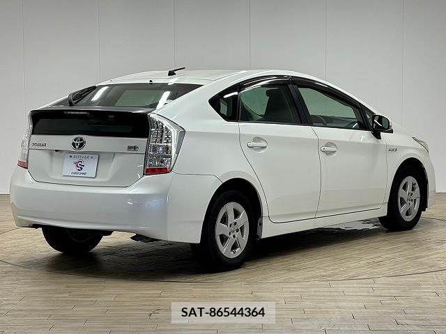 Toyota PRIUS 2011-06 393344-15