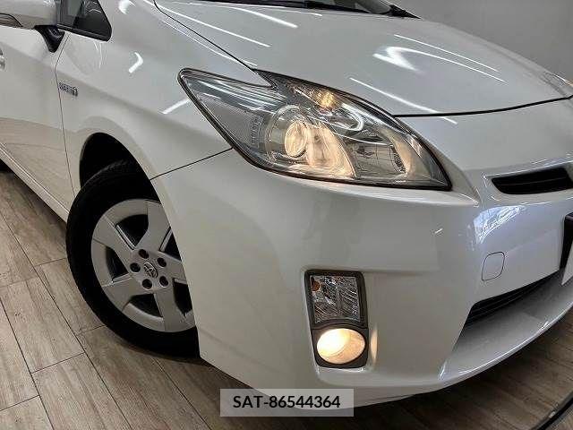 Toyota PRIUS 2011-06 393344-19