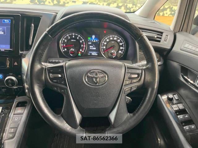 Toyota ALPHARD 2018-01 381674-12