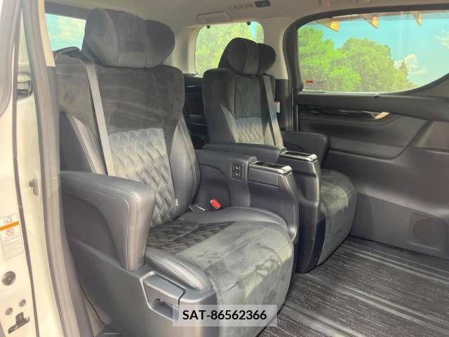 Toyota ALPHARD 2018-01 381674-9