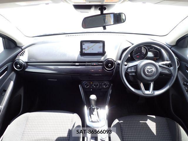 Mazda DEMIO 2019-10 328370-1