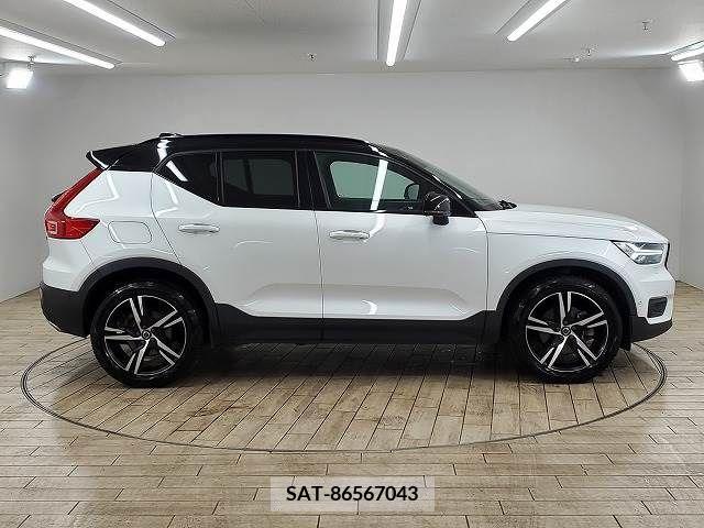 Volvo XC40 2018-07 290660-15