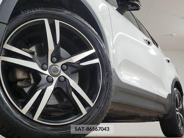 Volvo XC40 2018-07 290660-18
