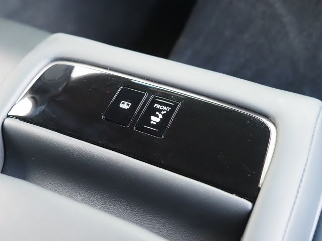 Lexus LS 2018-06 6363-15