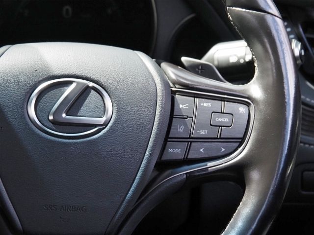 Lexus LS 2018-06 6363-21