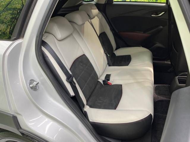 Mazda CX-3 2015-08 22818-9
