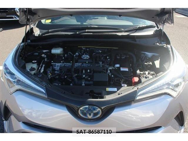 Toyota C-HR 2017-11 213234-17