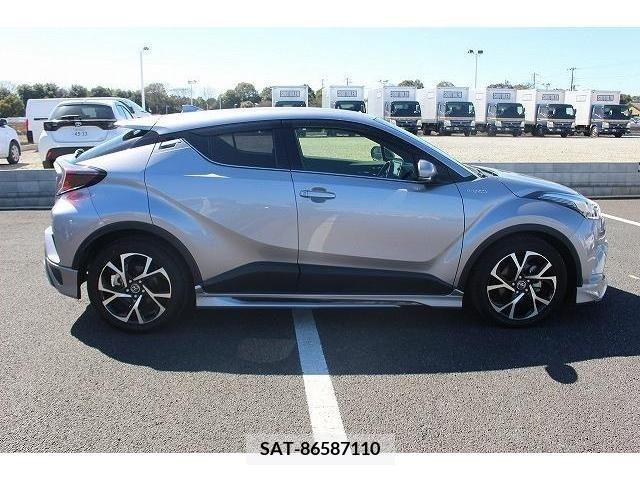 Toyota C-HR 2017-11 213234-8