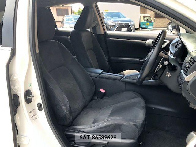 Lexus CT 2011-07 391806-3