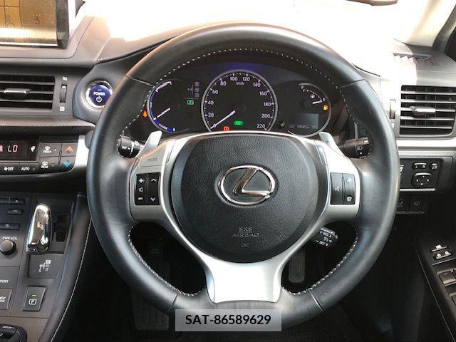 Lexus CT 2011-07 391806-13