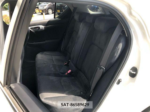 Lexus CT 2011-07 391806-12