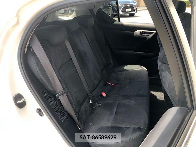 Lexus CT 2011-07 391806-9