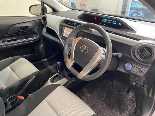 Toyota AQUA 2013-12 170-7