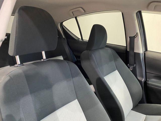 Toyota AQUA 2013-12 170-8