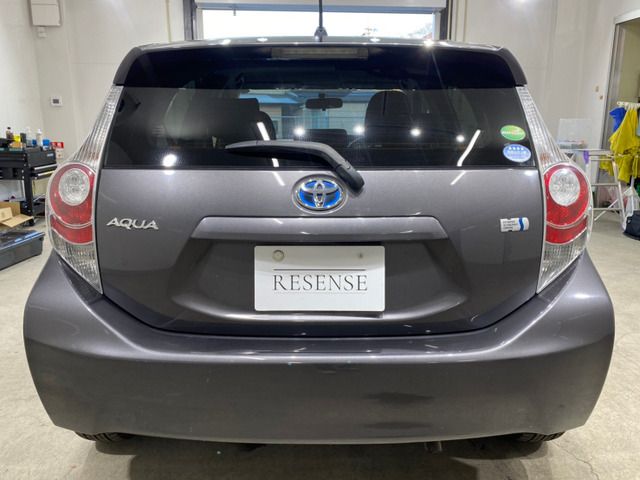 Toyota AQUA 2013-12 170-1