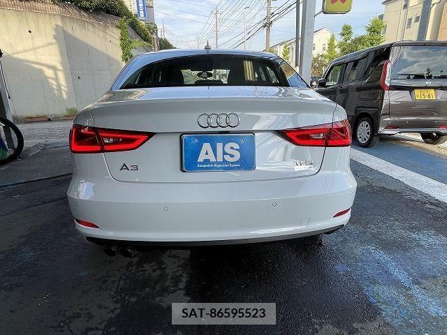 Audi A3 SEDAN 2015-06 378114-6