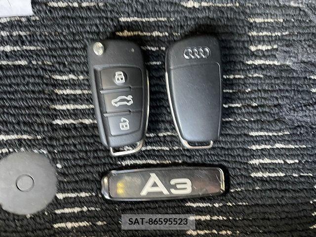 Audi A3 SEDAN 2015-06 378114-28