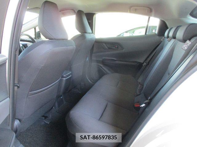 Toyota PRIUS 2023-11 322664-16