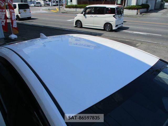 Toyota PRIUS 2023-11 322664-9
