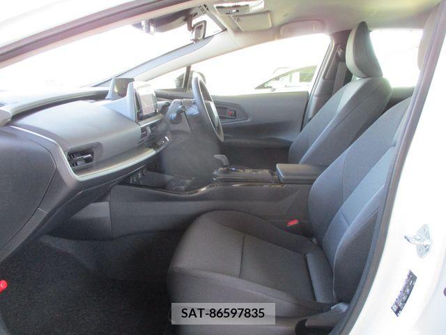 Toyota PRIUS 2023-11 322664-15
