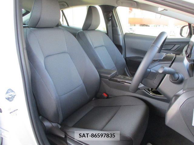 Toyota PRIUS 2023-11 322664-13
