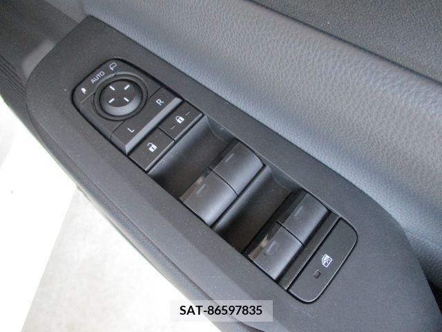 Toyota PRIUS 2023-11 322664-14